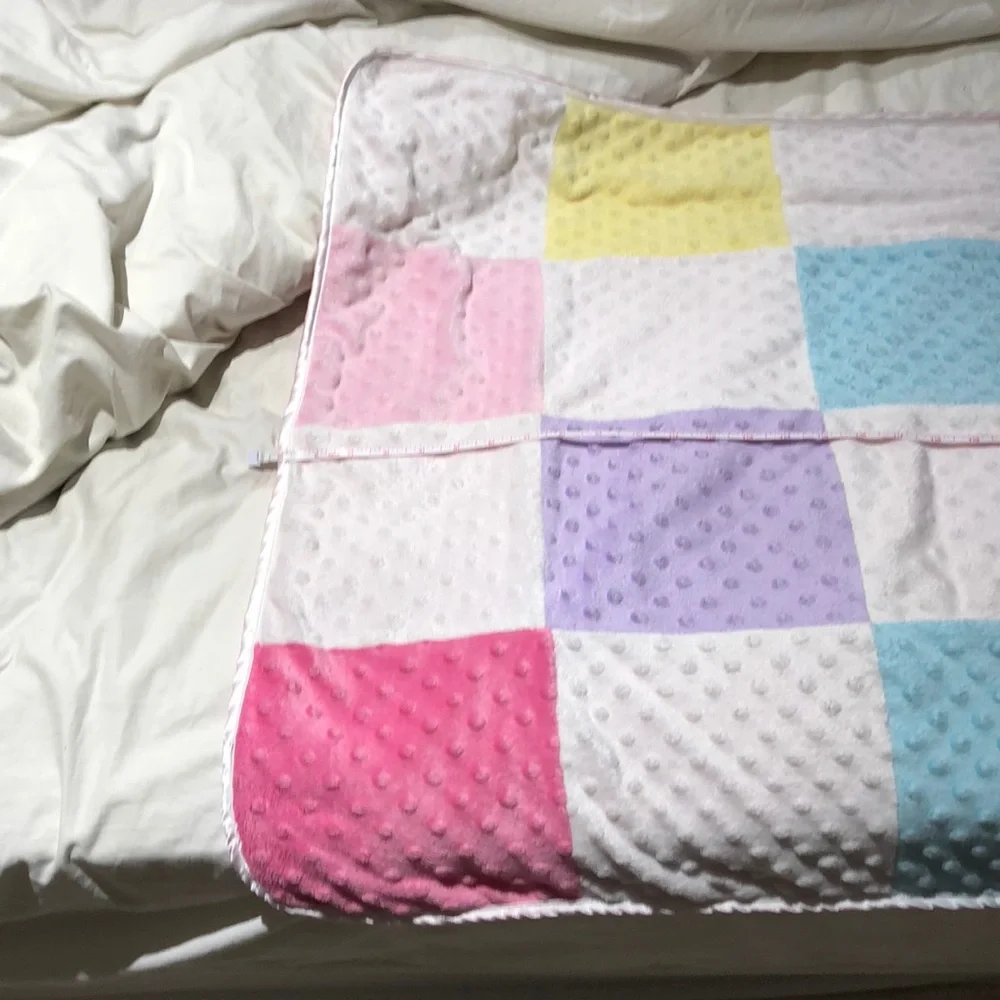 Color block baby blanket with solid fluffy lining